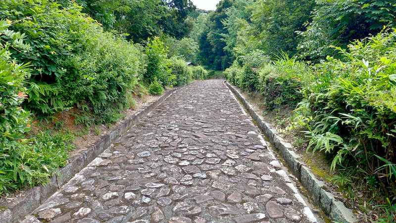 鳥戸野陵 参道