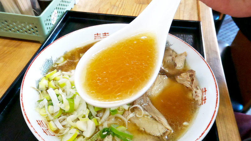 伏見 いろはラーメン店 醤油ラーメン スープ